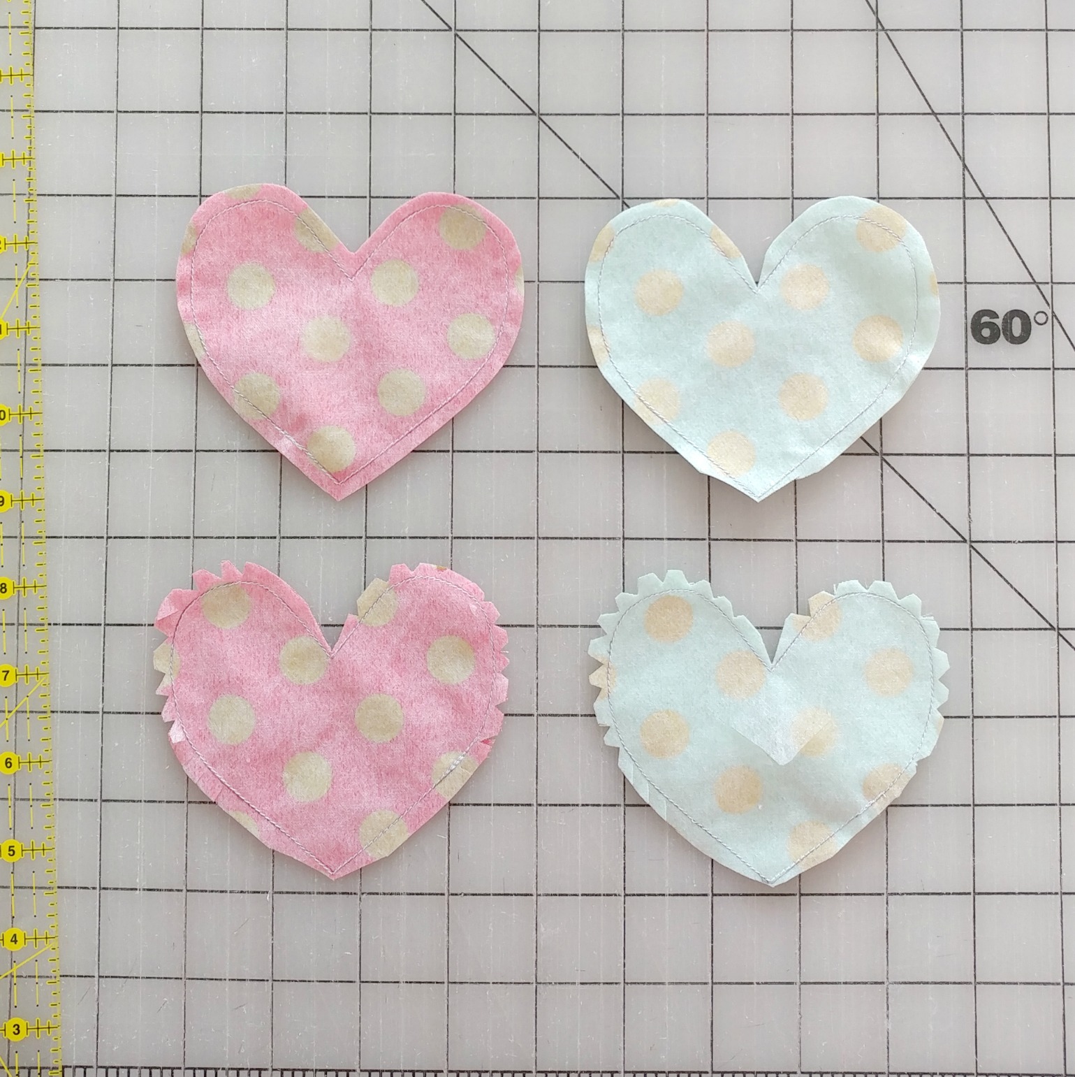 On Trend Valentines Mini Quilt Free tutorial and pattern Ameroonie