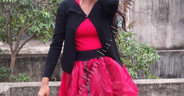 red tulle mini skirt