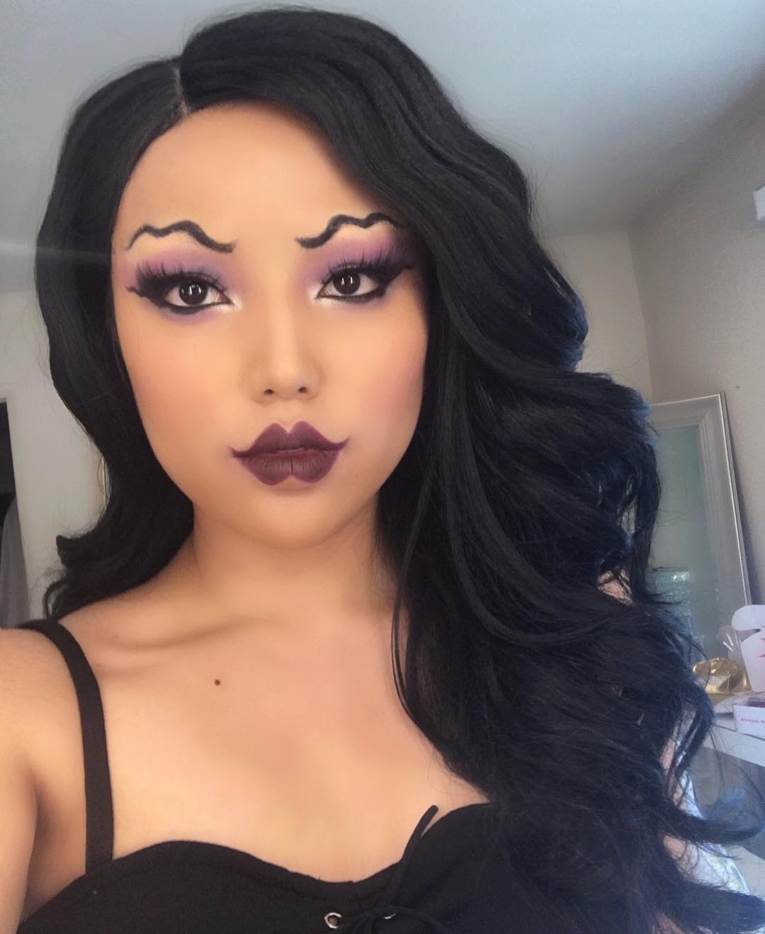 Sobrancelha ondulada viraliza no Instagram