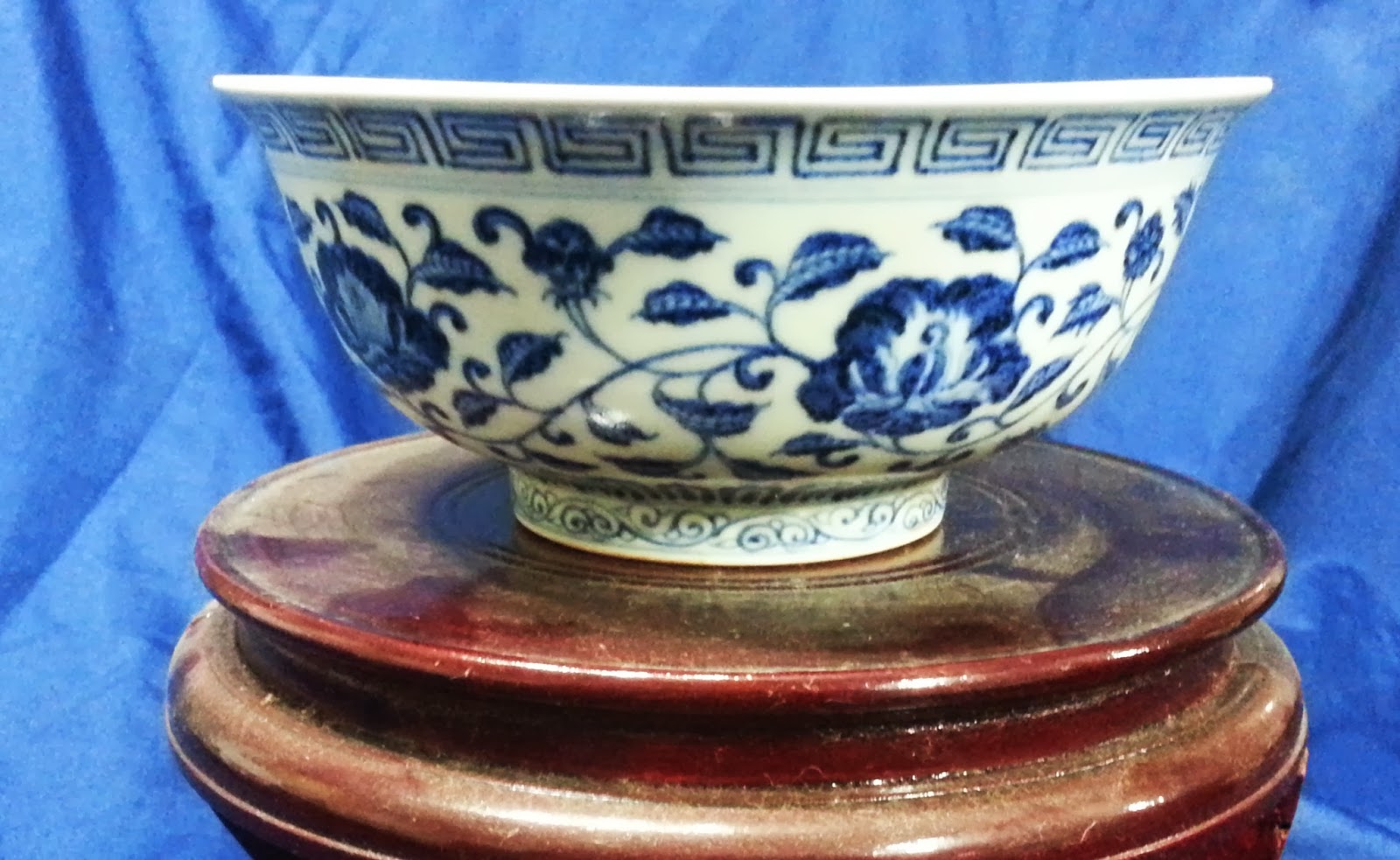 Chinese Antiques Ming Dynasty Blue & White Bowl