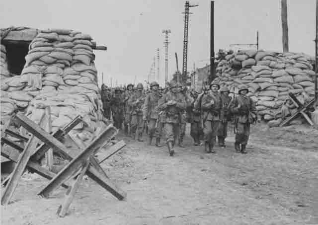 Romanian troops enter Odessa 16 October 1941 worldwartwo.filminspector.com