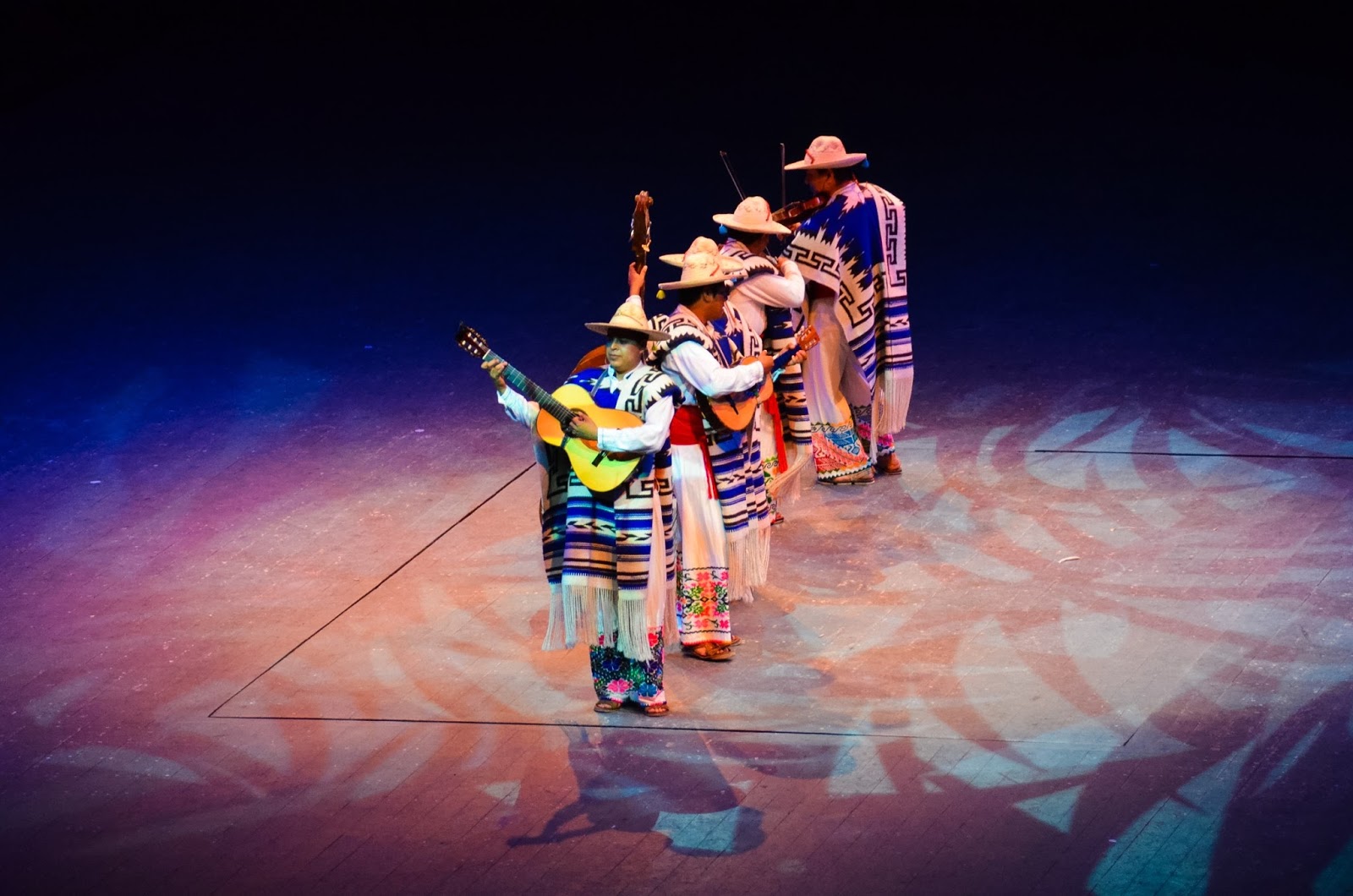 xcaret show