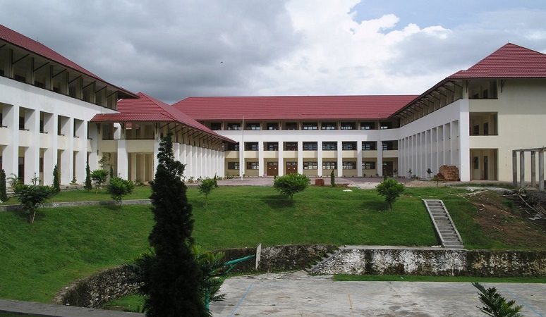 Sekolah Tinggi Ilmu Hukum Bintuni-Manokwari.