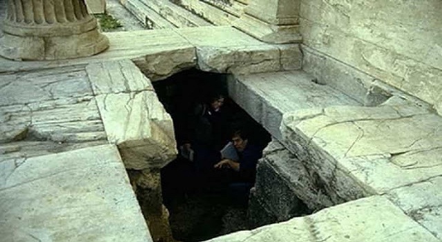 Έρευνα: Η «απαγορευμένη» Ακρόπολη των Αθηνών – Κρυφές Είσοδοι