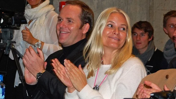 Crown Princess Mette-Marit at the Fyrstikkalleen school in Oslo on the occasion of Dignity Day. Fyrstikkalleén School, also known as F21, is the first facility in Oslo to house kindergarten