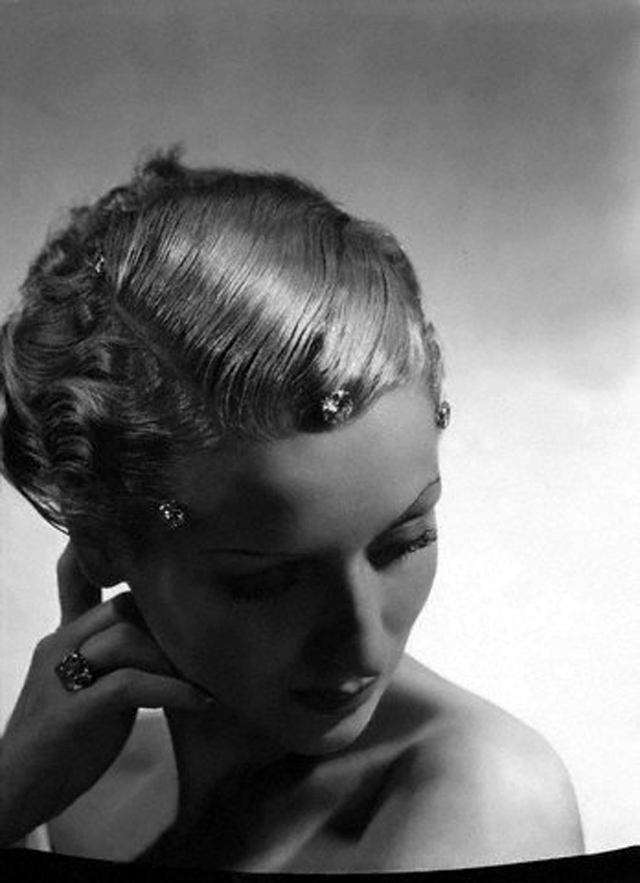 Sleek and Wavy: Characteristics Defined the 1930s Women's ...