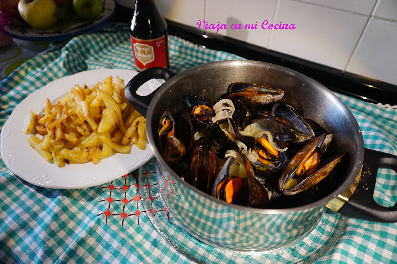 Steamed mussels with fries (moules frites) Travelling Kitchen