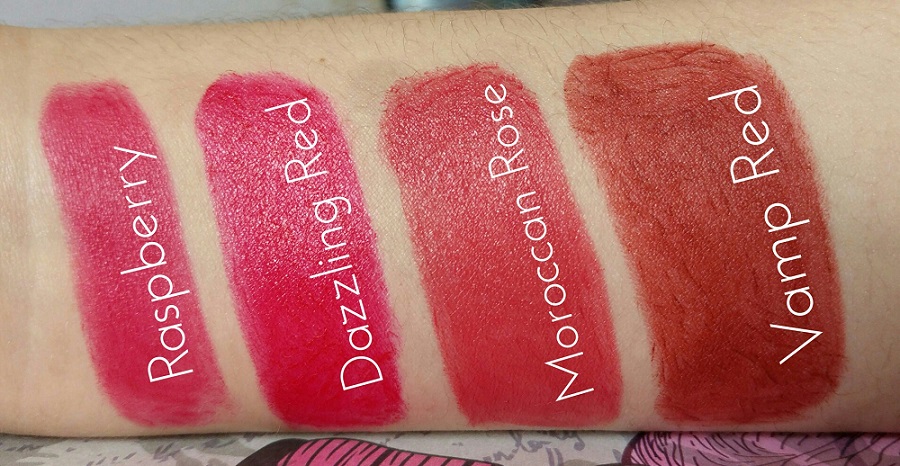 Les rouges à lèvres Max & More Lipstick Swatch Raspberry, Dazzling Red, Moroccan Rose, Vamp Red