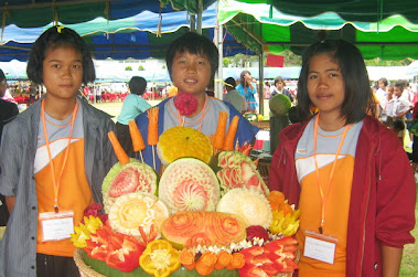 นักเรียนชนะเลิศการแกะสลักผักผลไม้