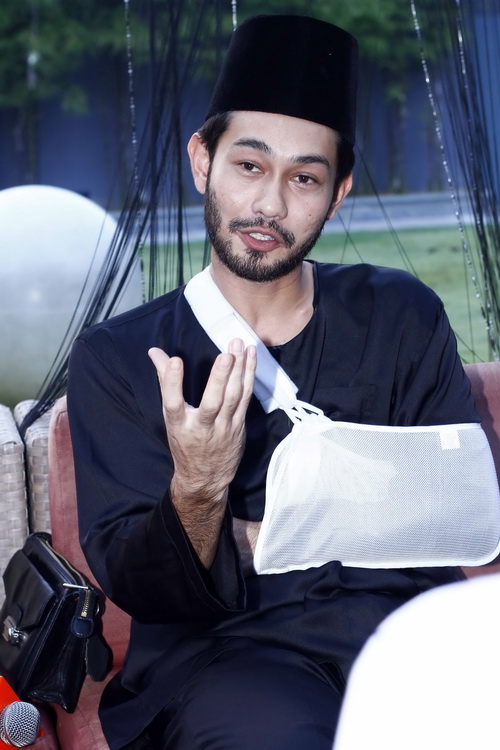 Farid Kamil Kemalangan Accident Motosikal Patah Tulang