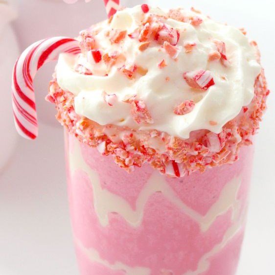 Peppermint Frozen Hot Chocolate #drinks #christmas Peppermint Frozen Hot Chocolate #drinks #christmas