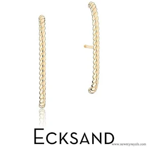 Meghan Markle Ecksand Tresses Bar Stud Earrings