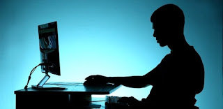 Benarkah Kalau Punya Cowok Gamers Itu Nyenengin ? Benarkah Kalau Punya Cowok Gamers Itu Nyenengin ?