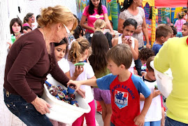 trabalho voluntário Bombando Brinque:Dia de lazer interage crianças do Centro de Educação Infantil