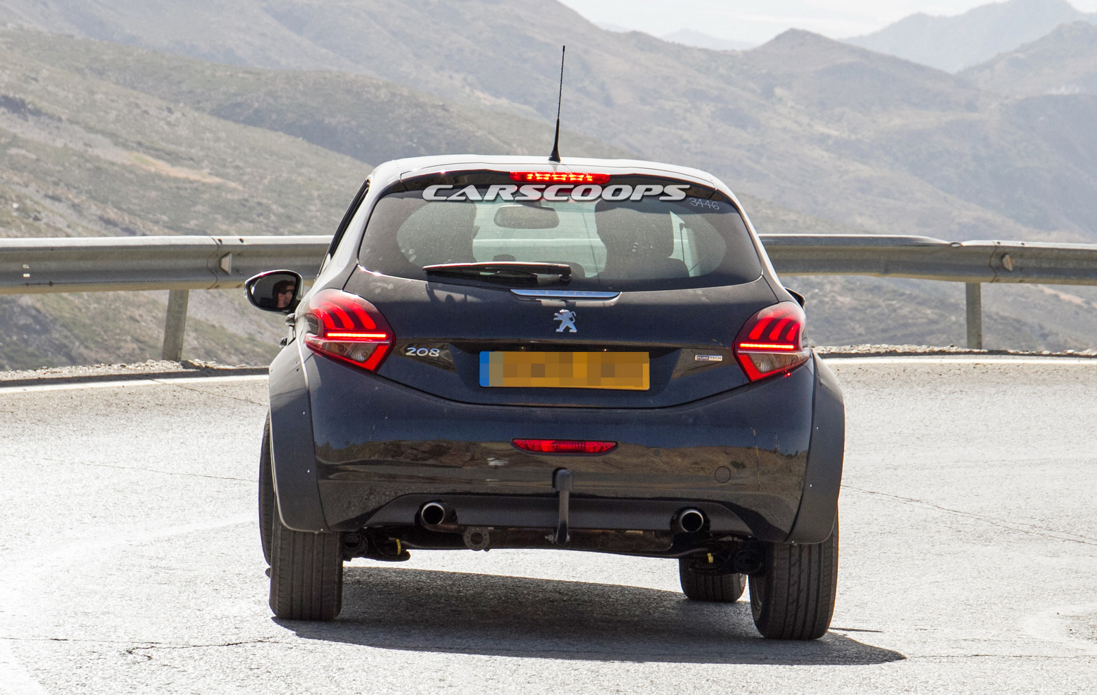Peugeot-1008Mule-10.jpg