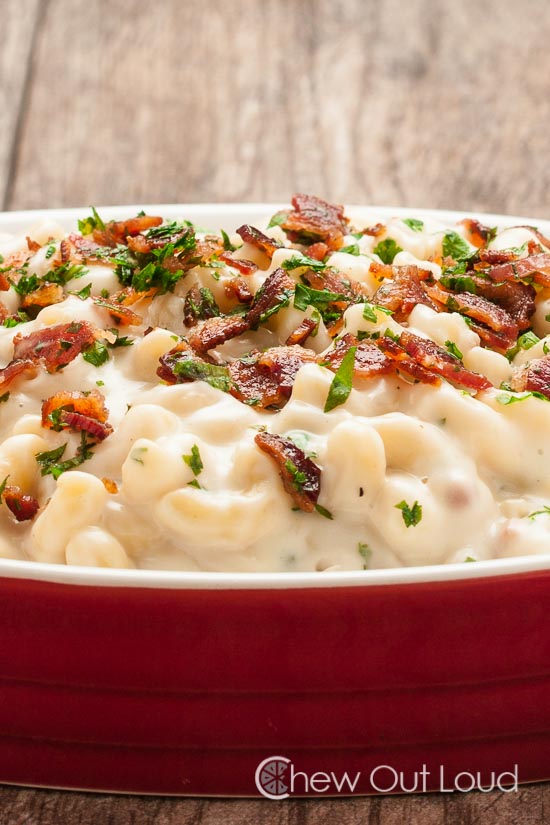 THE BEST, CREAMIEST MAC ‘N CHEESE WITH GRUYERE, CHEDDAR, AND BACON