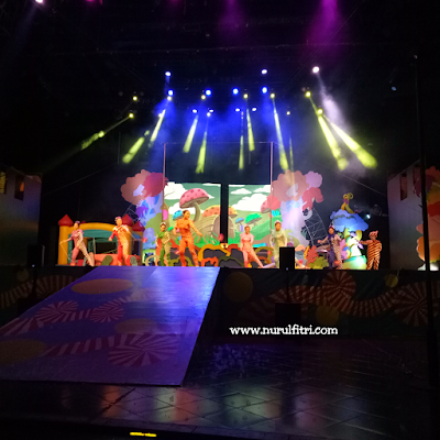 pertunjukan sirkus dreamland di trans studio bandung