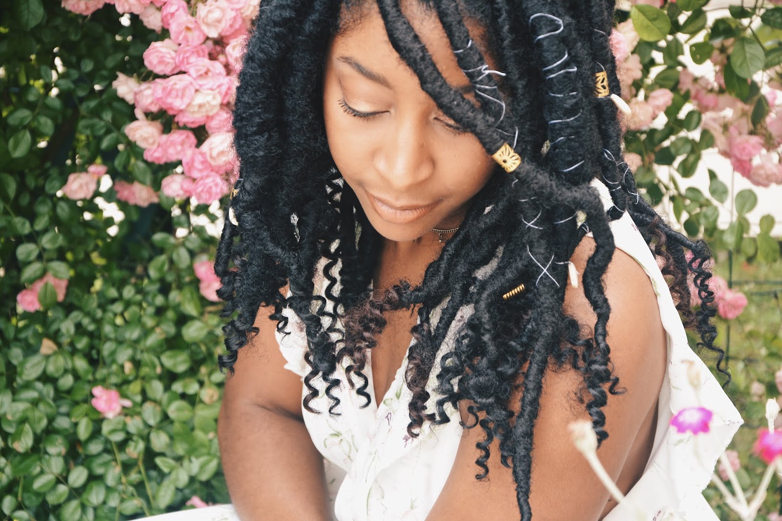 http://www.daintycurls.com/2018/06/godess-locks-faux-bob-hair-style-new-hair-cut-protective-african-roots-coiffure-cheveux-crepus-naturel-afro-curly-ma-coiffeuse-afro-test-coiffeuse-.html