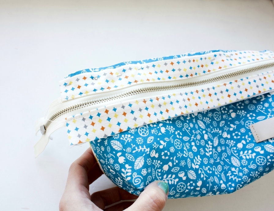 How to sew a cosmetics bag with a frame. Tutorial in pictures. Как сшить косметичку с каркасом. How to sew a cosmetics bag with a frame. Tutorial in pictures. Как сшить косметичку с каркасом.