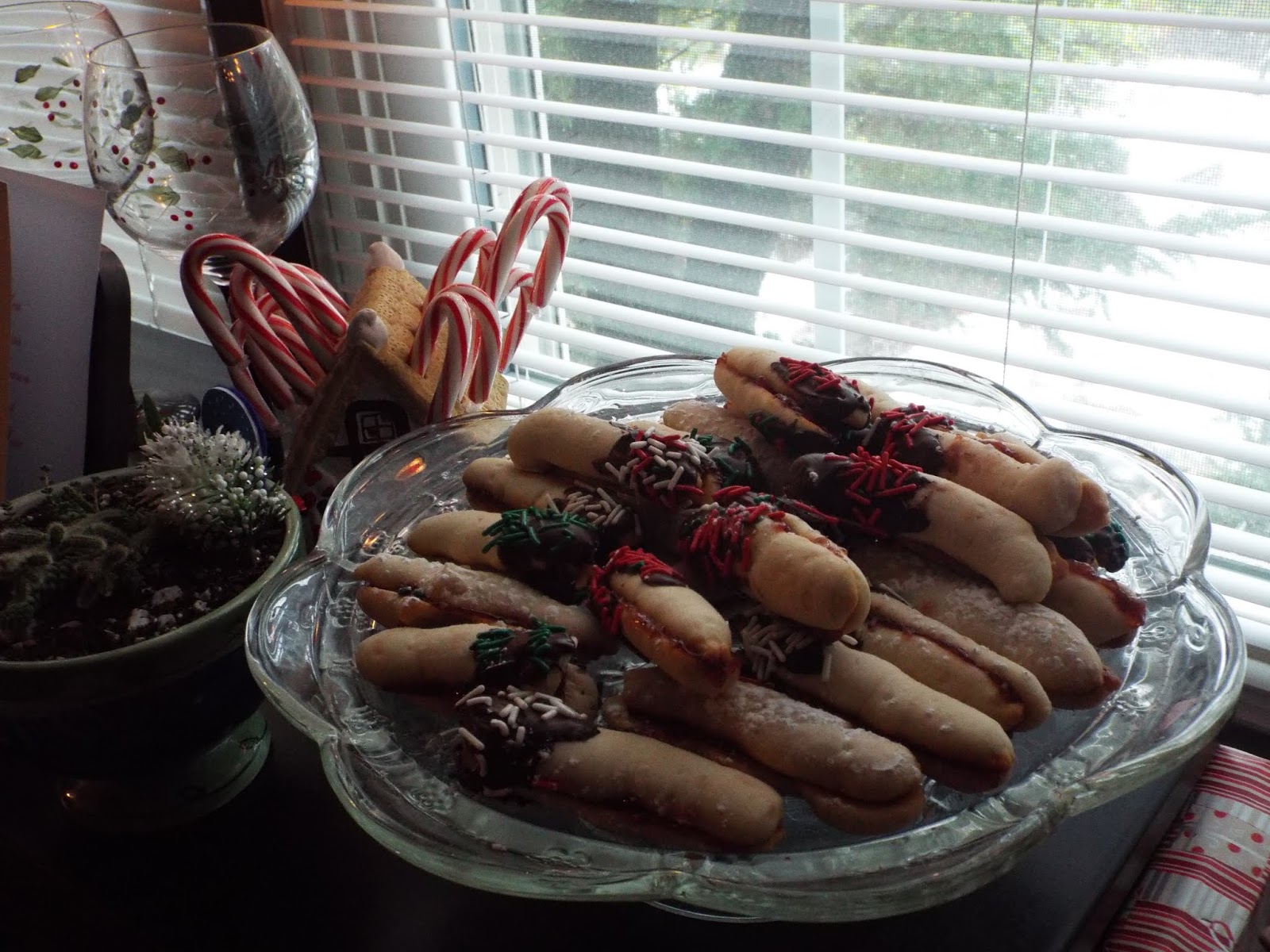 MsElenaeous Rants & Raves Christmas Cookies Italian Jelly Filled