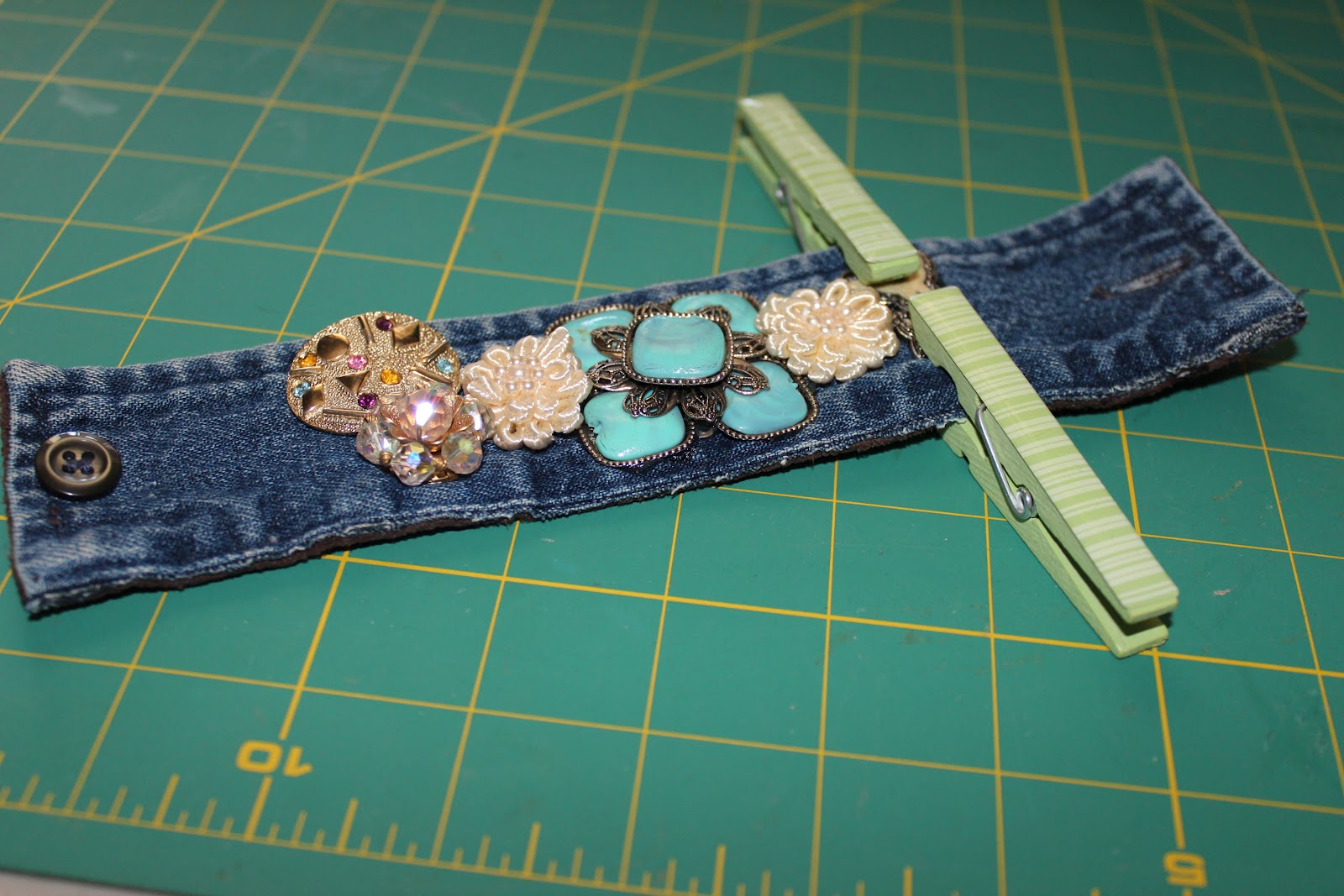 crafting and scraping LET'S MAKE A CUFF BRACELET