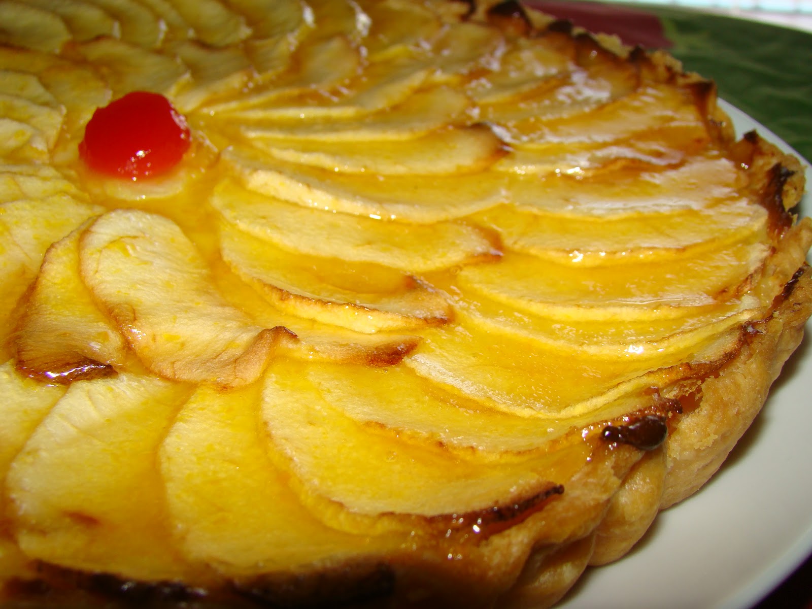 Las Delicias de Felicia: Tarta de manzana ( con hojaldre y crema pastelera)