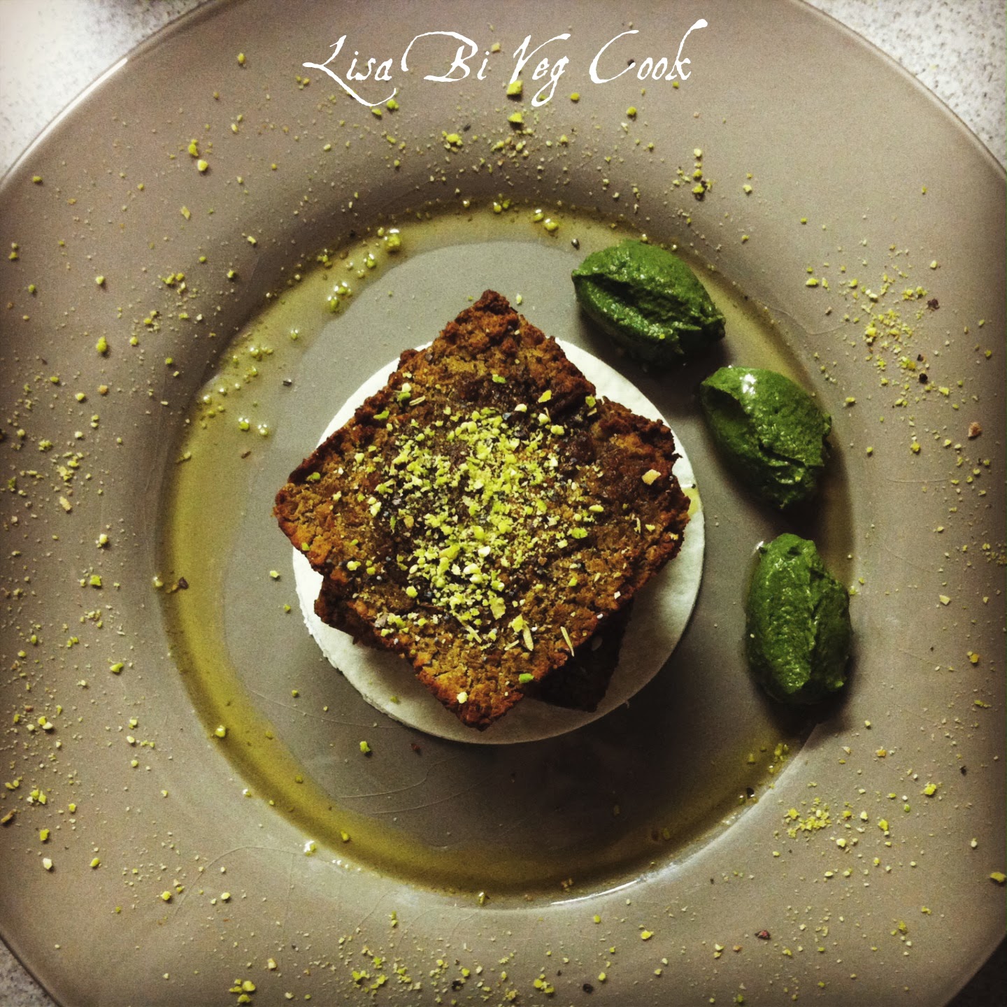 Lisa Bi Veg Cook TORTINI DI LENTICCHIE SU PANE AZZIMO MORBIDO CON