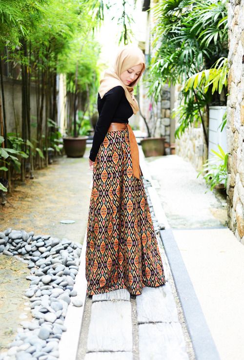Model Rok Panjang Untuk Berhijab Dengan Motif Unik