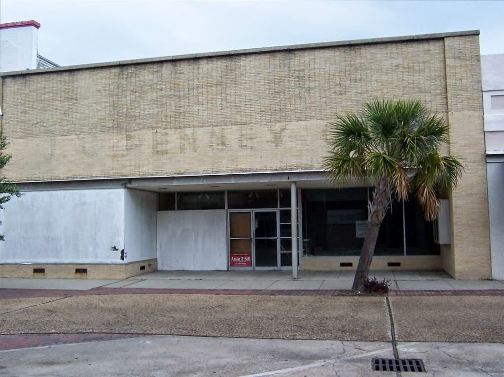 From City to Suburbia 633 Delmas Ave, Pascagoula, MS 39567