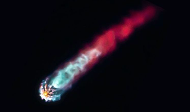 Meteor or UFO, First Of Its Kind Photo Taken By SpaceX This Week UFO%252C%2Bsighting%252C%2Bnews%252C%2B