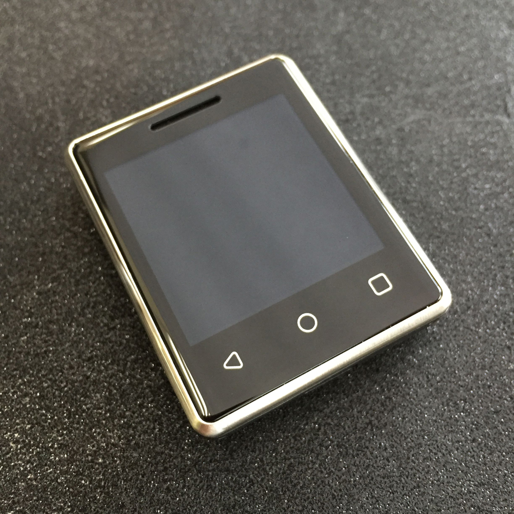 Фотография маленького телефона. Vphone s8. Маленький сенсорный телефон. Самый маленький сенсорный смартфон. Квадратный смартфон.