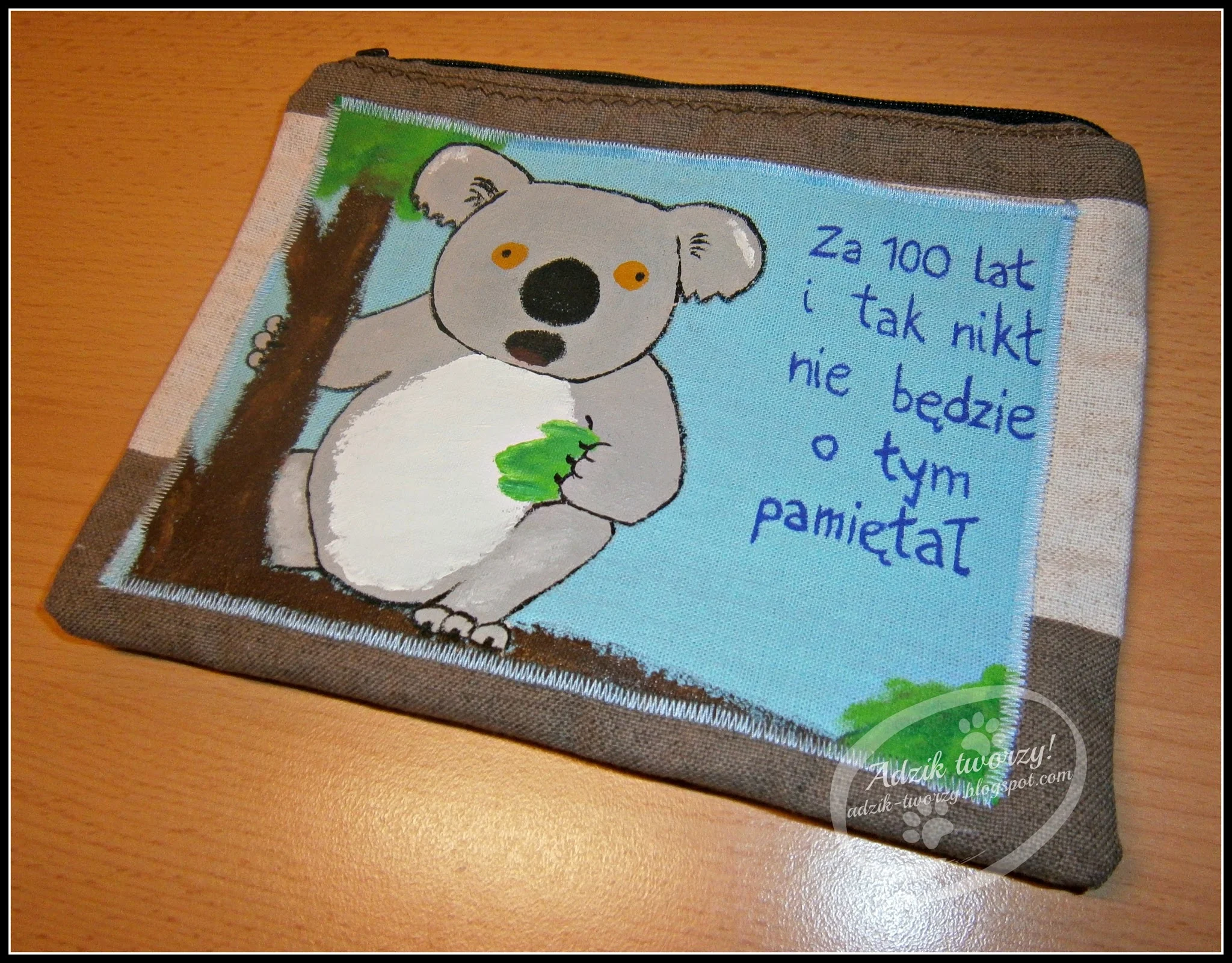 Ręcznie malowane etui na tablet z koalą - blog DIY Adzik-tworzy.pl