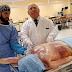 Cirujanos practican con Cadáveres que sangran y respiran sus técnicas quirúrgicas 
