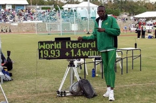 Foto de  Usain Bolt com 17 anos
