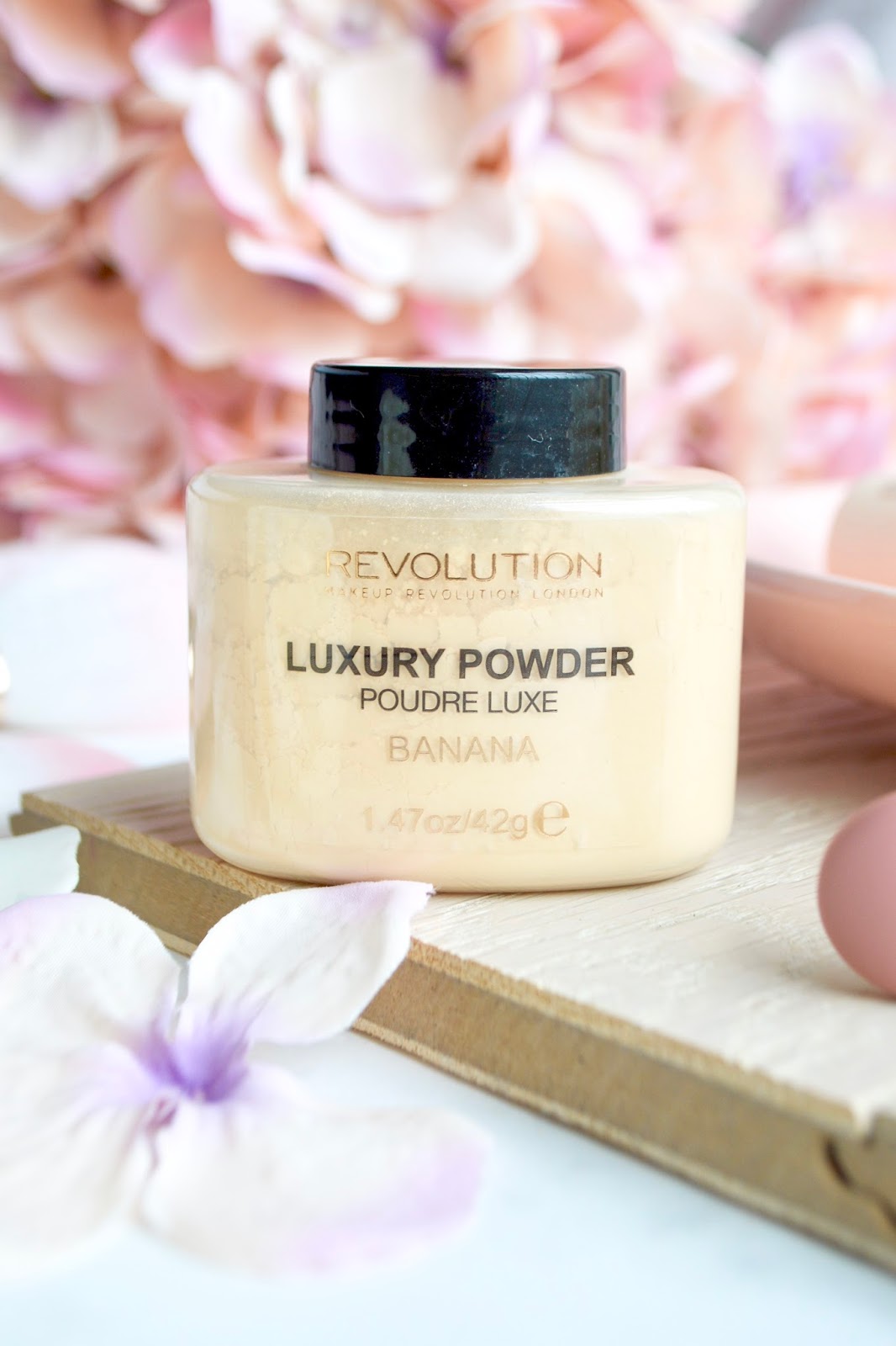 Makeup Revolution Banana Powder Makeup Revolution Banana Powder