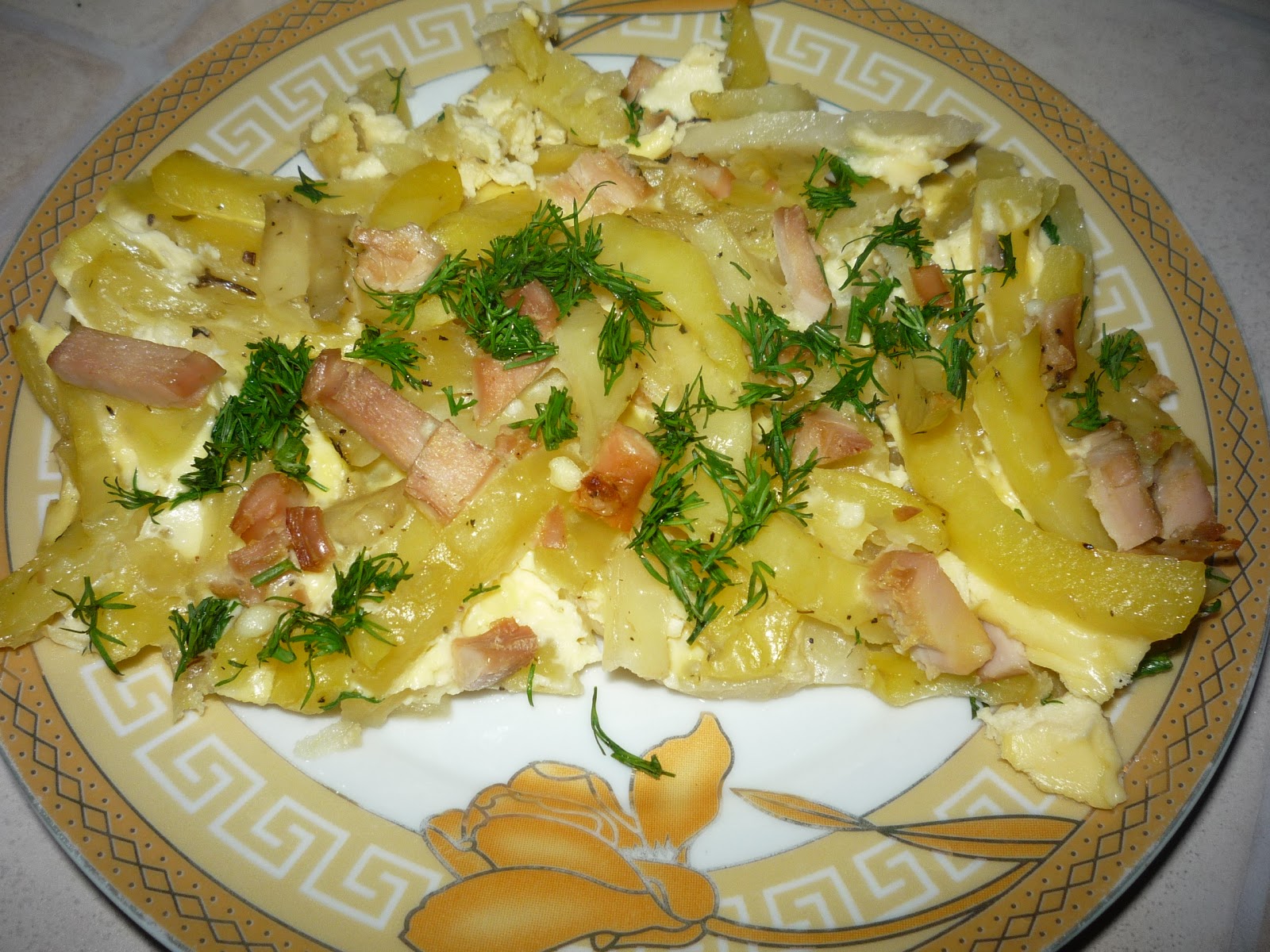 Молодая картошка, запечённая с творогом и сыром