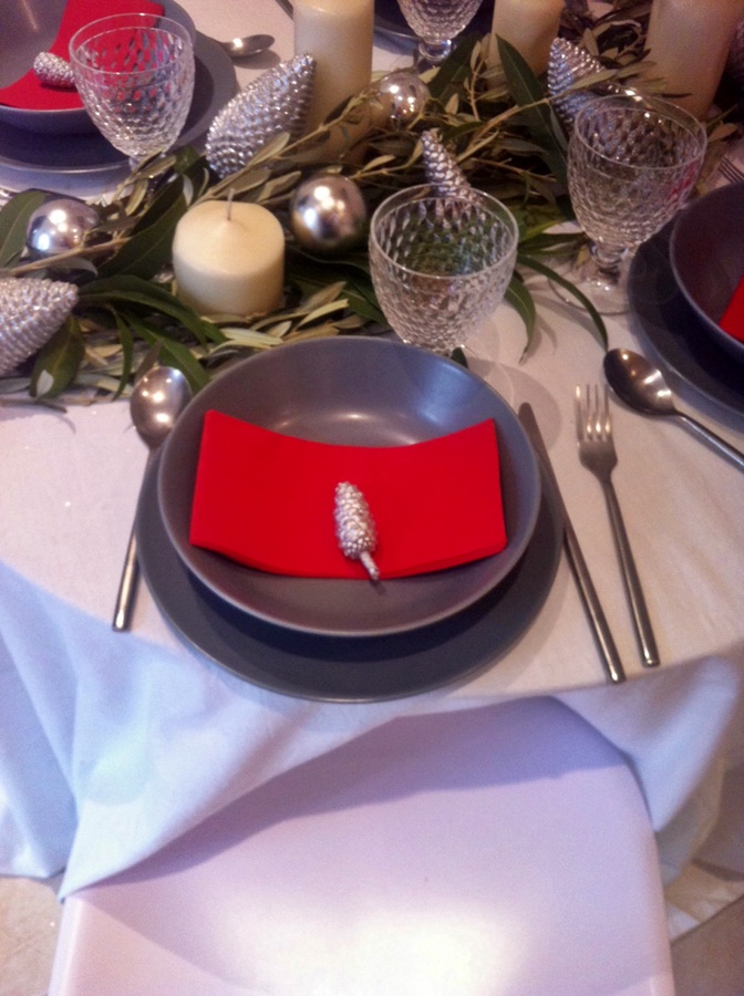 mesa decorada para celebrar comidas navidad