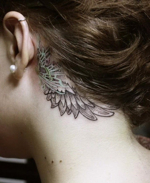 Tatuagens femininas atrás das orelhas Tatuagens femininas atrás das orelhas