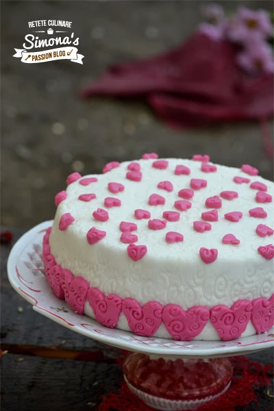 Tort cu crema de ciocolata,visine si merisoare