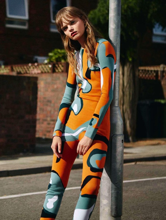 L'Officiel Netherlands October 2015, Marthe Wiggers Christian Dior 2015 AW RTW Orange Popart Printed Knit Jacquard Bodysuit Editorials