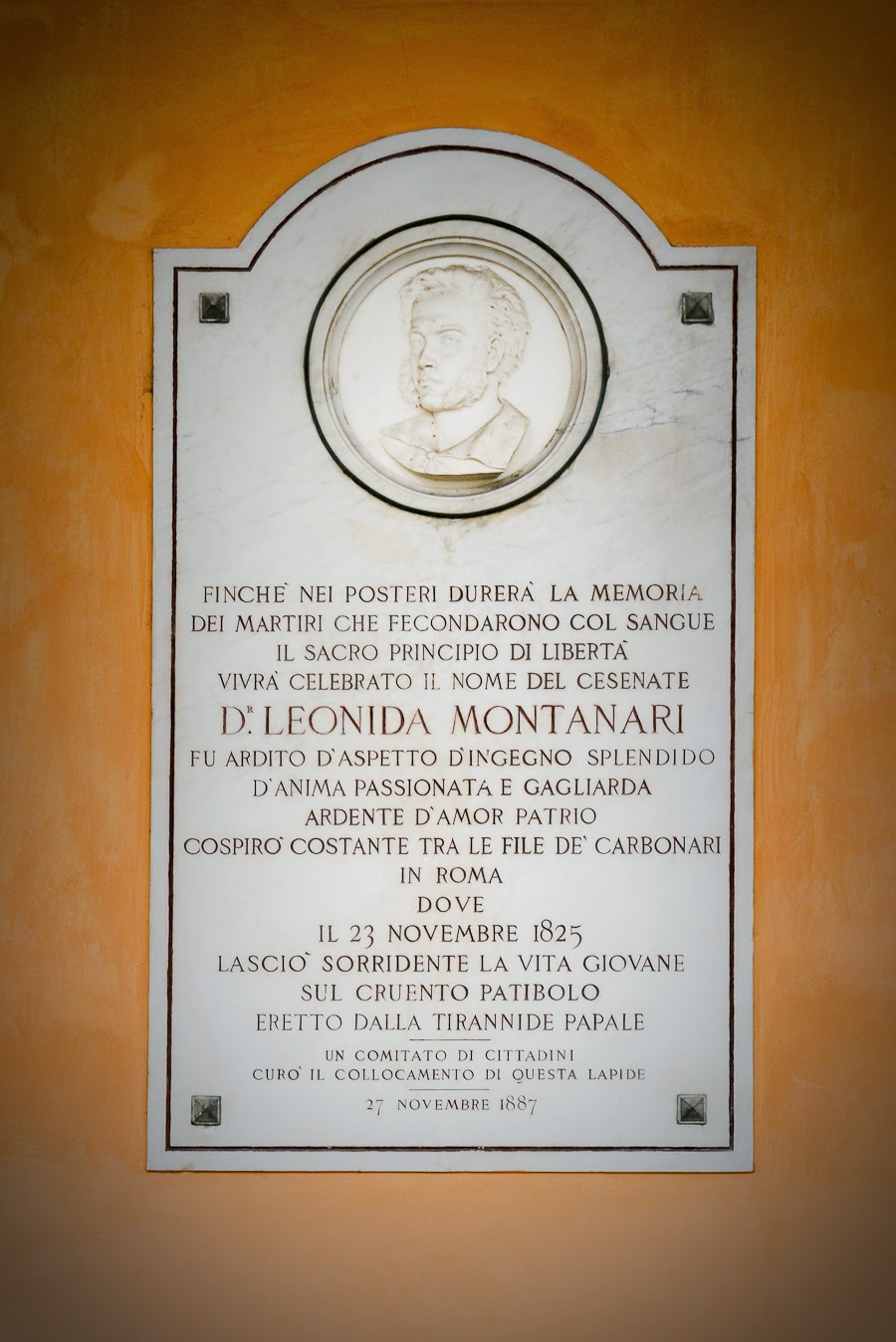 Leonida Montanari La lapide in ricordo del giovane chirurgo e carbonaro Leonida Montanari