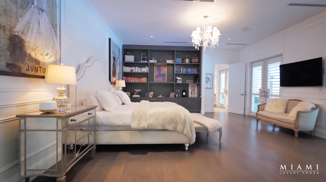 53 Interior Design Photos vs. 4100 Kiaora St, Miami Luxury Mansion Tour