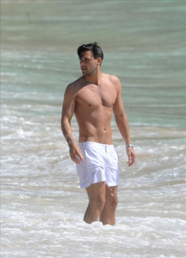 스압, 미모의 금수저녀를 낚아챈 별 볼일 없는 남자.jpg | 인스티즈