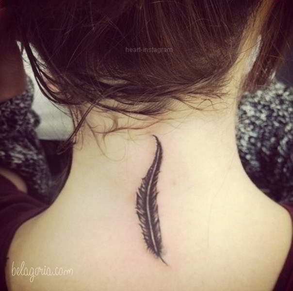 Un tatuaje en el cuello muy espectacular