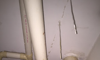 Tandas Rumah Atas Bocor