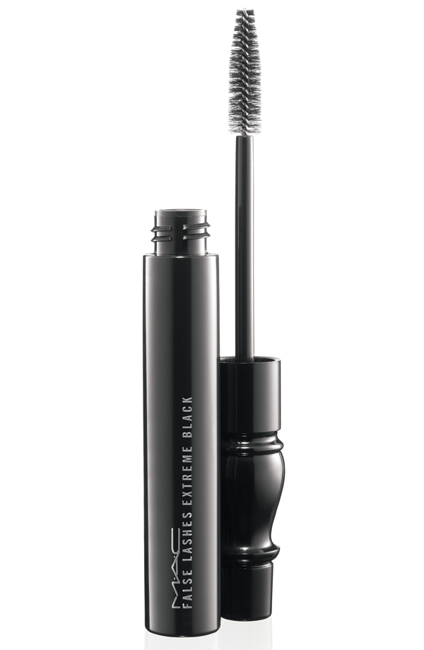beauty squared MAC False Lashes Extreme Black Mascara Preview