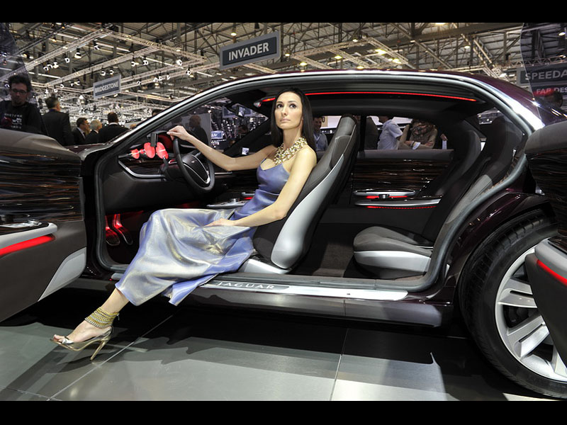 Foto SPG Mobil Cantik nan Sexy | The Sexy Models