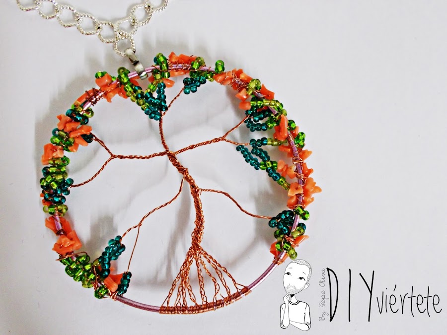 DIY-colgante-arbol de la vida- coral-pedreria-canutillos-alambre-bisuteria-0