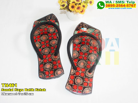 Sandal Kayu Batik Kotak