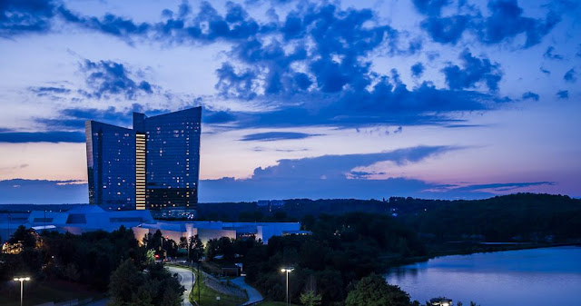 Mohegan Sun in Uncasville offers over 1600 luxury hotel rooms, a championship golf course & two divine spas set in the heart of scenic Connecticut. Book your experience today!